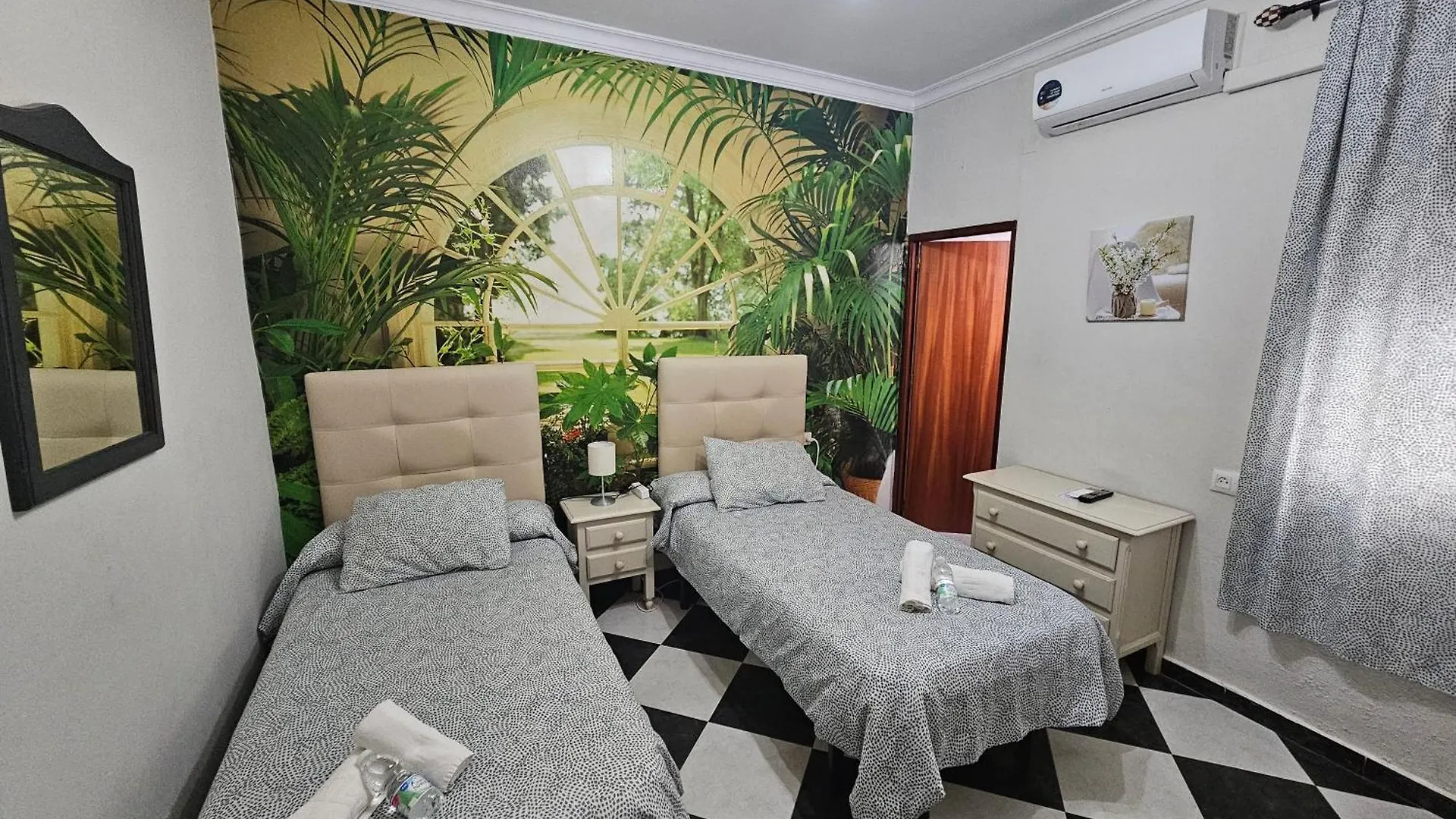 Guest house Hostal Sevillana Costa Chipiona